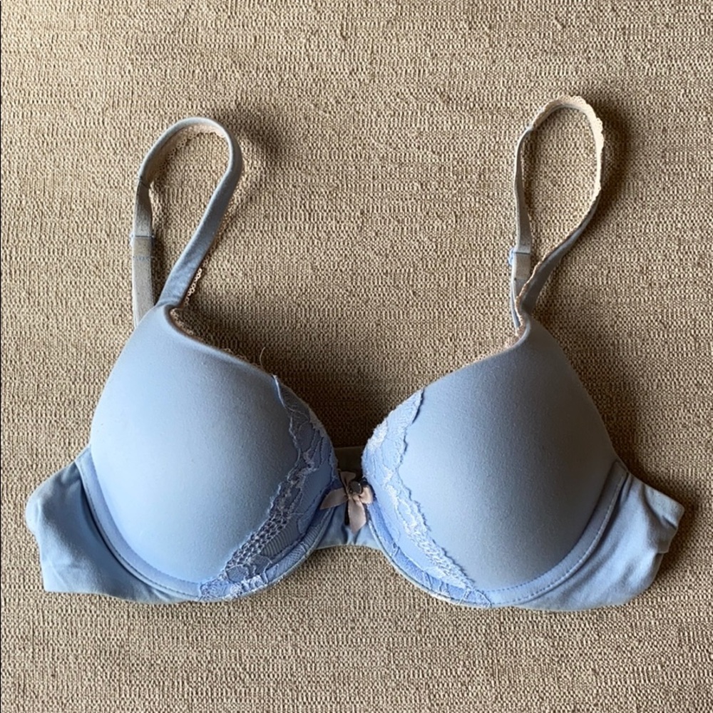 Victorias Secret body by Victoria perfect coverage